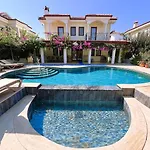 Вилла Vigdis Dalyan- Family-friendly In Dalyan Centre With Private Pool & Garden