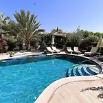 Vigdis Dalyan- Family-friendly In Dalyan Centre With Private Pool & Garden