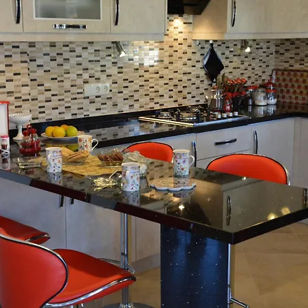 Vila Vigdis Dalyan- Family-friendly In Dalyan Centre With Private Pool & Garden