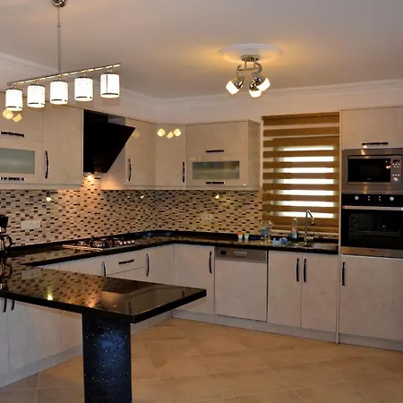 Vila Vigdis Dalyan- Family-friendly In Dalyan Centre With Private Pool & Garden