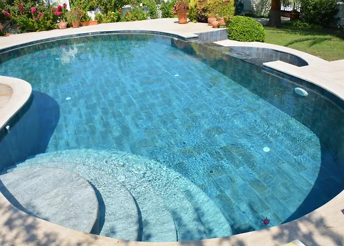 Villa Vigdis Dalyan- Family-friendly In Dalyan Centre With Private Pool & Garden *